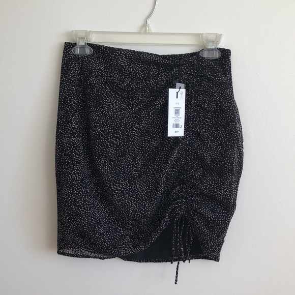 Dynamite blouse and skirt - Picture 5 of 8